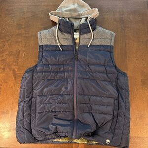 Flag & Anthem Nielsville Sherpa Lined Hooded Puffer Vest Men's XL Wool Shoulders
